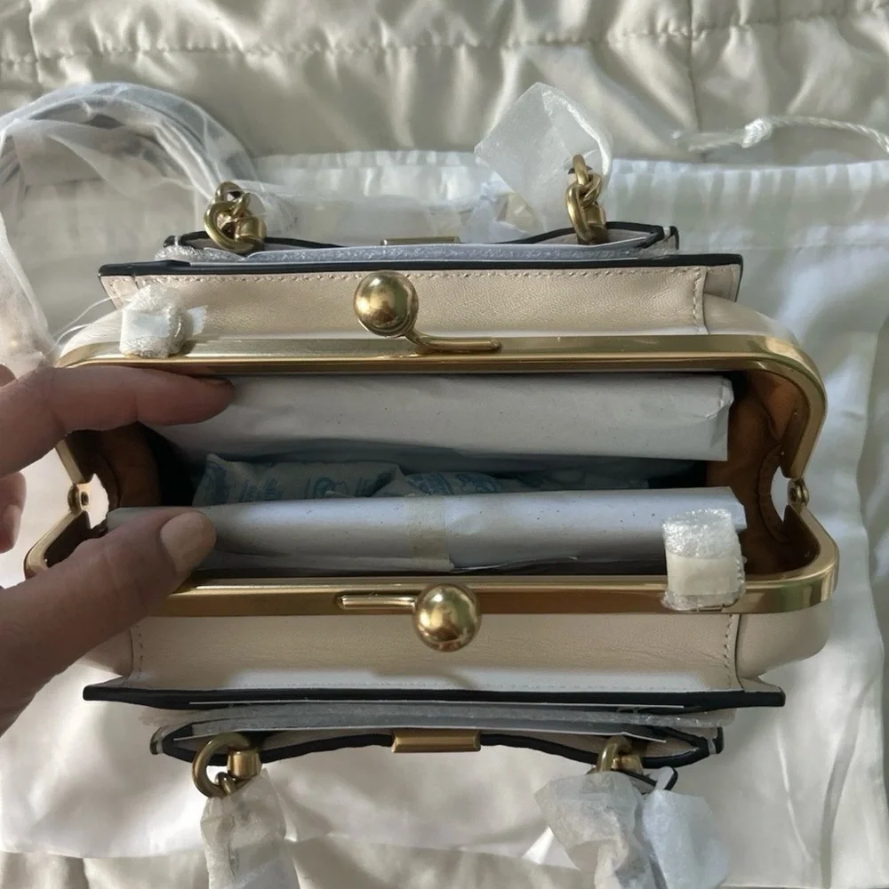 Coach Dreamer 21 KissLock BRAND NEW! I will not accept under 300$ - Picture 5 of 5
